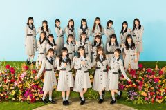 日向坂46、新アーティスト写真公開！ コンセプトは「日向坂46の不思議な文化祭」