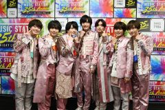 なにわ男子、デビュー曲「初心LOVE」をテレビ初披露！「マイクの手汗がすごかった！」（道枝駿佑）