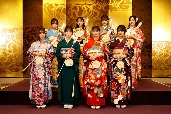 乃木坂46、新成人メンバー8名が乃木神社で成人式！「（私たちは）新・華の2001年組世代」