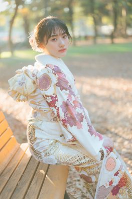 表紙は乃木坂46川崎桜！　“ハタチ”の美女10人が登場する『20±SWEET 2024 JANUARY』発売決定