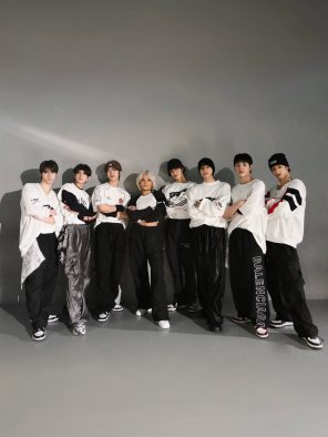 NEXZ、超人気ダンサーとコラボしたパフォーマンスビデオ公開！メンバー全員がひとつになったシンクロダンスは必見