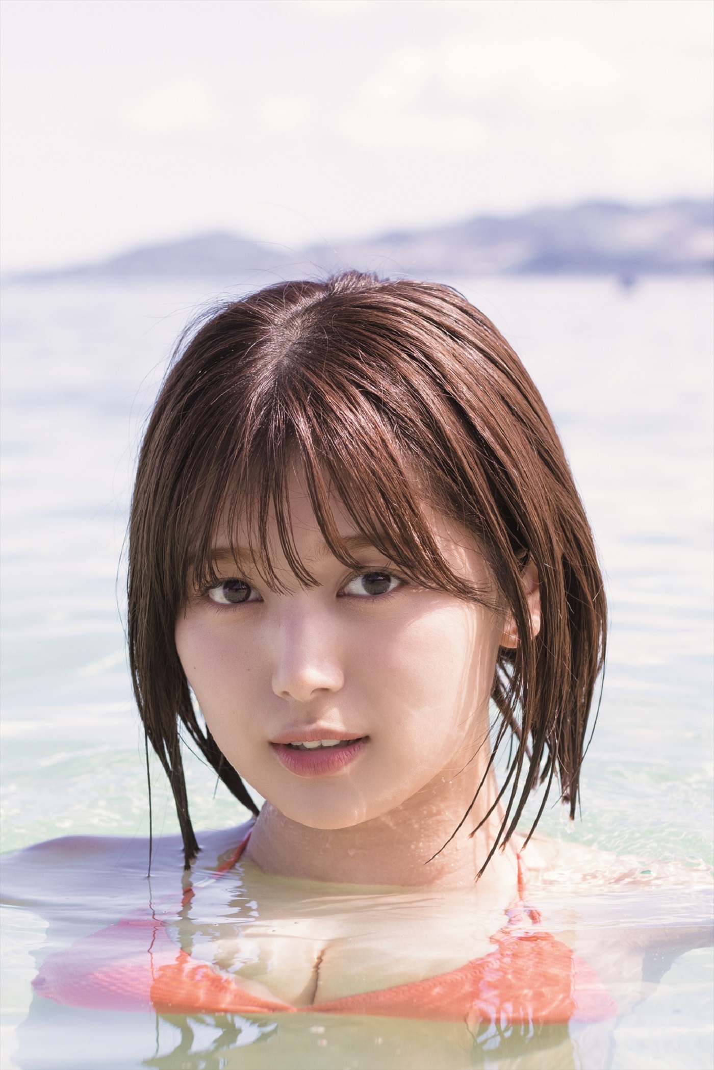 元SKE48北野瑠華、“丸裸の”大胆カット公開！1st写真集発売決定を喜びいっぱいに報告 - 画像一覧（1/2）