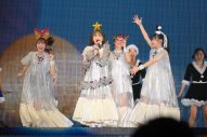 【ライブレポート】ももクロ、冬恒例の『ももいろクリスマス』開催！新しい試みを盛り込んだ“体感型ライブ” - 画像一覧（17/20）