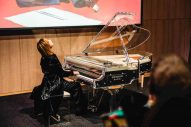 YOSHIKI愛用のクリスタルピアノが4,000万円で落札！ 能登半島地震被災地へ全額寄付 - 画像一覧（1/1）