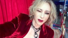 YOSHIKIがバレンタインに公開したセルフィー動画に世界のファンが悶絶「刺激的な美しさ！」 - 画像一覧（1/2）