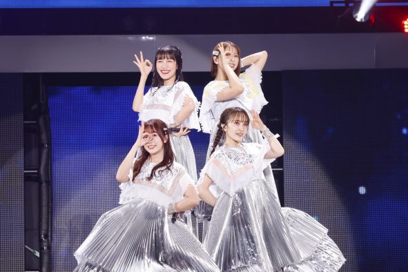 【ライブレポート】ももクロ『ももクロくらぶxoxo』バレンタインイベントが大盛況！ “白”と“黒”をテーマにした裏＆表の2デイズ公演