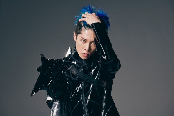 MIYAVI、横浜DeNAベイスターズ史上最大の“炎”の演出で「反撃の炎とロック」を体現