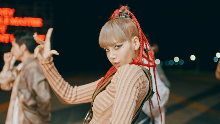 LISA（from BLACKPINK）、ソロ曲「MONEY」パフォーマンス映像が再生回数5億回突破