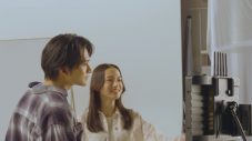 北村匠海と清原果耶が、ライバル関係にある編集部員をコミカルに熱演！「niko and …」ブランドムービー公開 - 画像一覧（6/10）