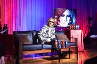 YOSHIKI、生配信で涙ながらに心境を語る - 画像一覧（11/11）