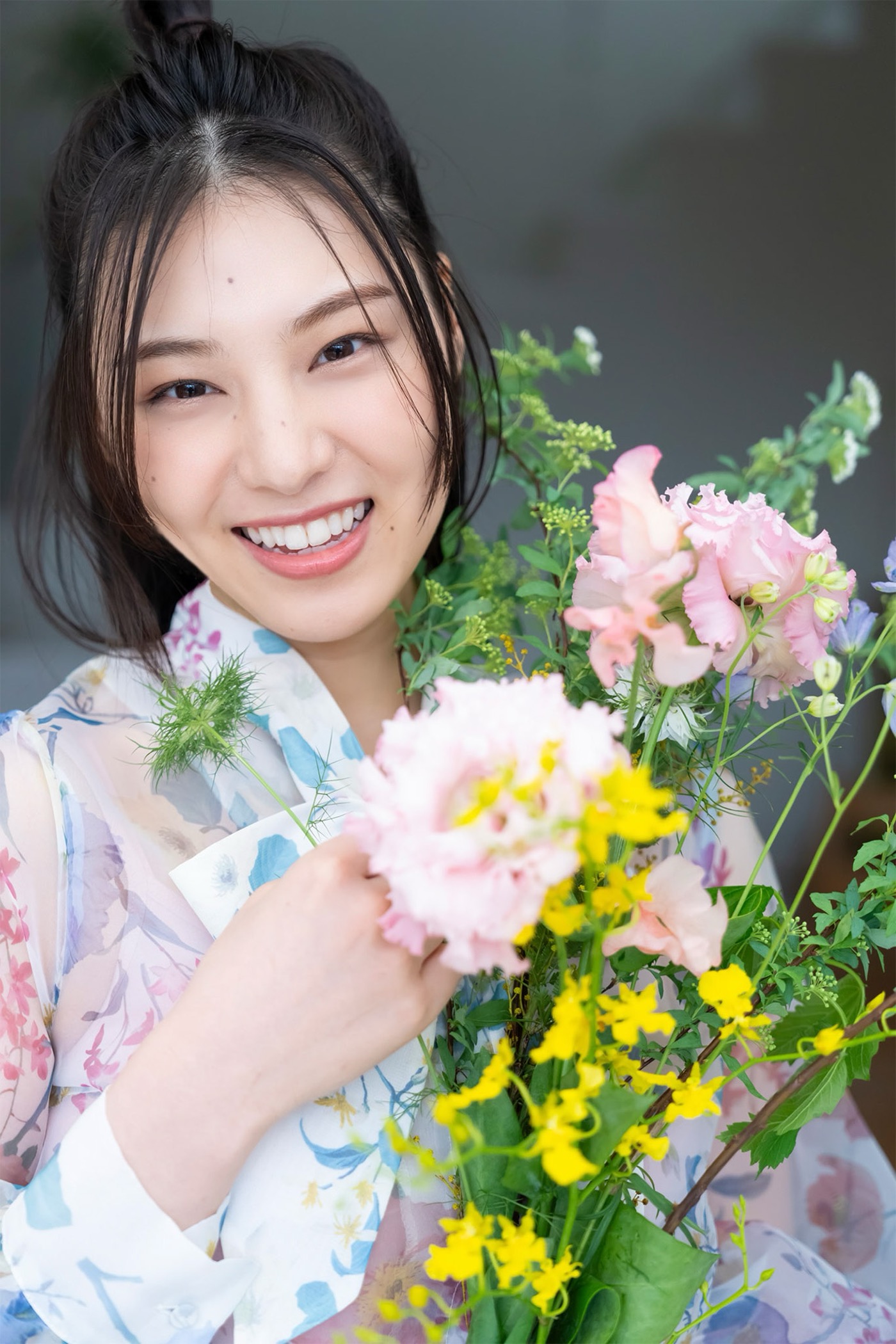 元乃木坂46・相楽伊織、新デジタル写真集を発売！圧巻のプロポーションが捉えられた誌面カット解禁 – THE FIRST TIMES