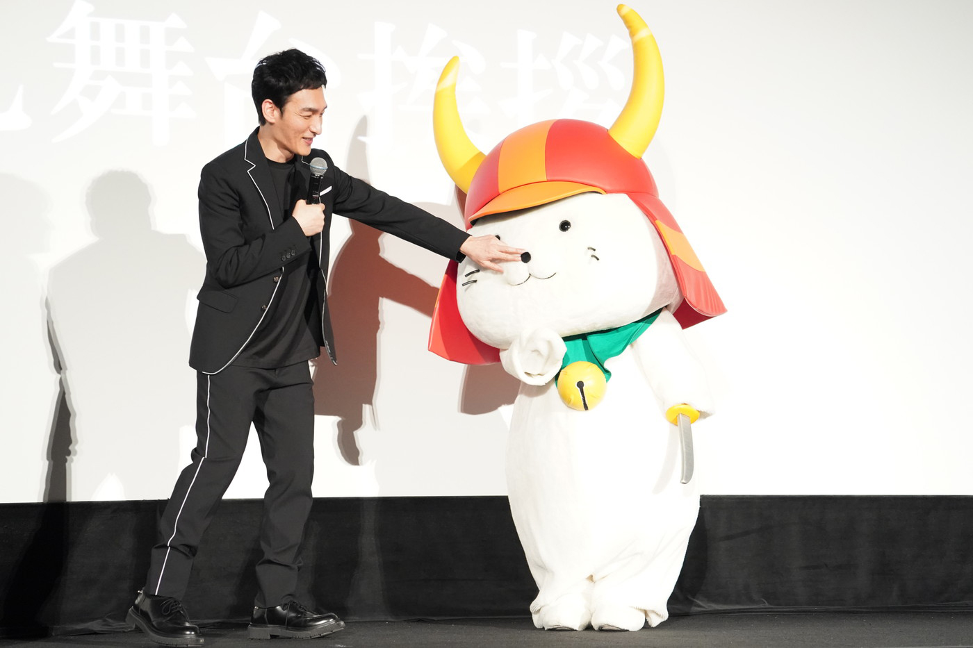 【レポート】草なぎ剛主演映画『碁盤斬り』のイベントに“ひこちゃん”が登場！「ひこにゃーん、会いたかったよ！」（草なぎ） - 画像一覧（3/5）