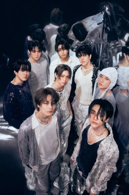 Stray Kids、34万人を動員した4大ドームツアーより初の東京ドーム公演の模様が映像化決定