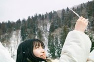 乃木坂46久保史緒里、1st写真集『交差点』の“パネル展”を開催！ 各店舗で展示される写真の約半数は、写真集未掲載のアザーカット - 画像一覧（2/9）