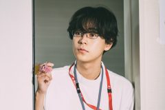 実写版『【推しの子】』に、成田凌が伝説のアイドル“アイ”の担当医・雨宮吾郎役で出演！キャラクターPV解禁