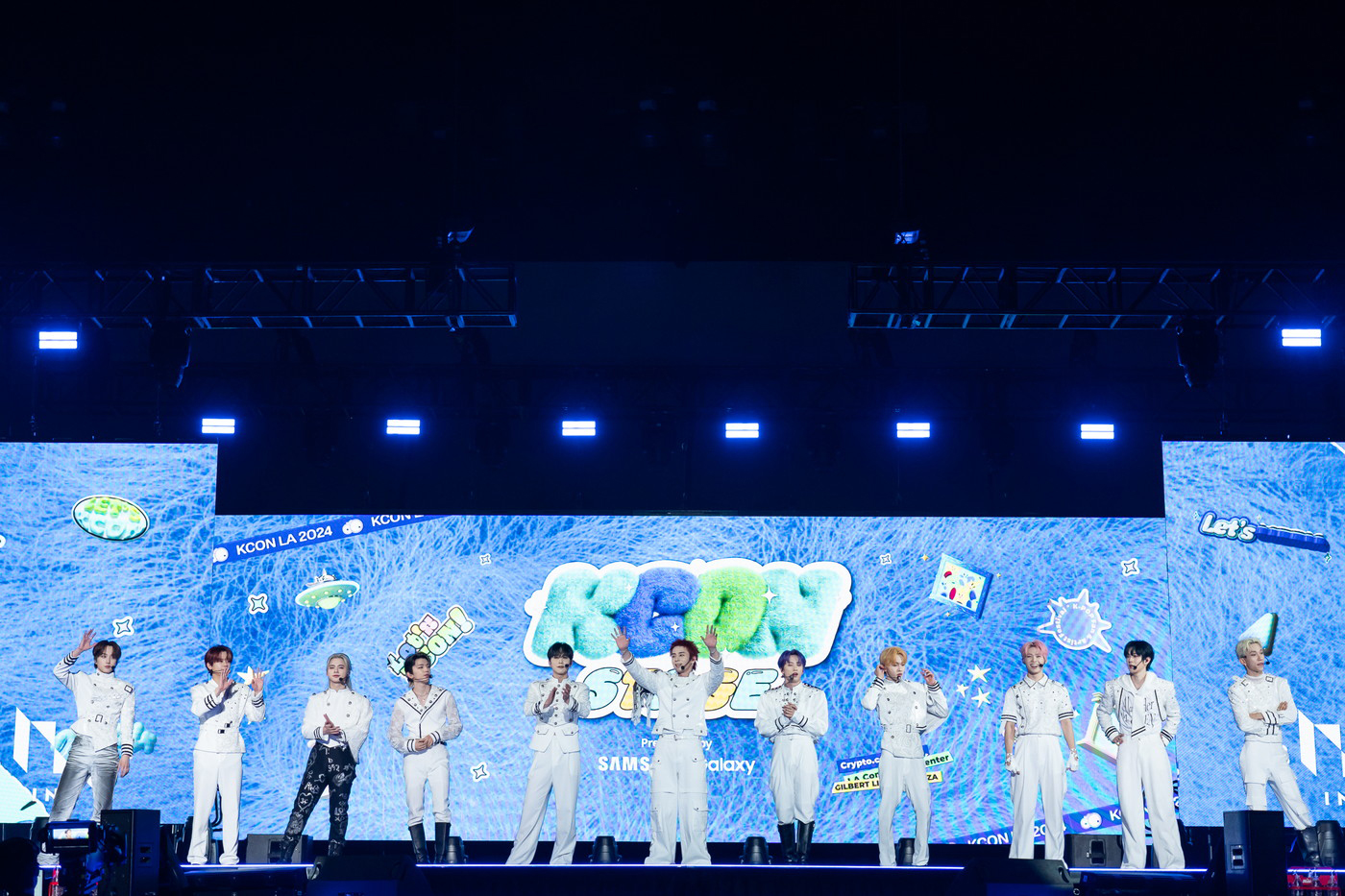 【レポート】INI『KCON LA』に3度目の出演！「皆さんにお会いすることができてうれしいです！」（許豊凡） - 画像一覧（1/6）