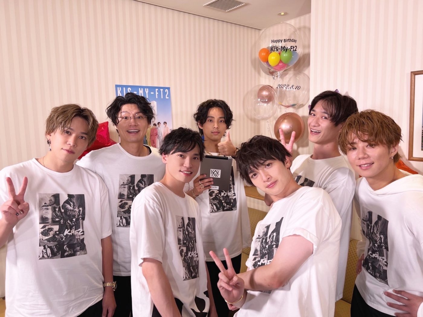 Kis-My-Ft2、デビュー記念日に実施した生配信が大盛況！ ニューシングル「Two as One」の生開封も - 画像一覧（1/1）