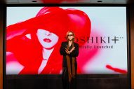 YOSHIKI、記者会見で重大ニュースを続々発表！3度目となる首の緊急手術にも言及 - 画像一覧（8/27）