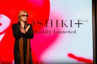 YOSHIKI、記者会見で重大ニュースを続々発表！3度目となる首の緊急手術にも言及 - 画像一覧（4/27）