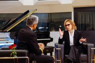 YOSHIKI、米国公衆衛生局長官と対談！「Forever Love」のピアノ演奏も - 画像一覧（3/5）