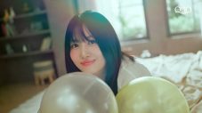 TWICE・MOMO、美脚で“バルーンダンス”する「メディキュット」CM公開！ 姉妹で初出演 - 画像一覧（4/5）