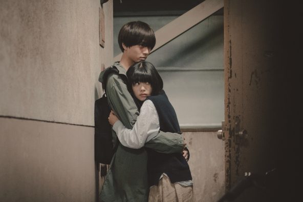 セイギ（King & Prince永瀬廉）と美鈴（杉咲花）の関係は？ 映画『法廷遊戯』新場面写真解禁