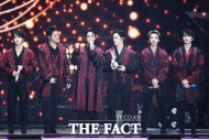 SEVENTEENが『2023 THE FACT MUSIC AWARDS (TMA)』で「大賞」を受賞 - 画像一覧（4/4）