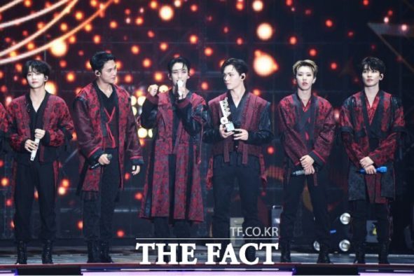 SEVENTEENが『2023 THE FACT MUSIC AWARDS (TMA)』で「大賞」を受賞