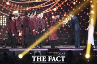 SEVENTEENが『2023 THE FACT MUSIC AWARDS (TMA)』で「大賞」を受賞 - 画像一覧（1/4）