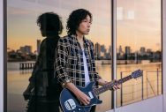 斉藤和義、新曲「泣くなグローリームーン」が岡田将生＆中井貴一出演ドラマ『ザ・トラベルナース』主題歌に決定 - 画像一覧（1/3）