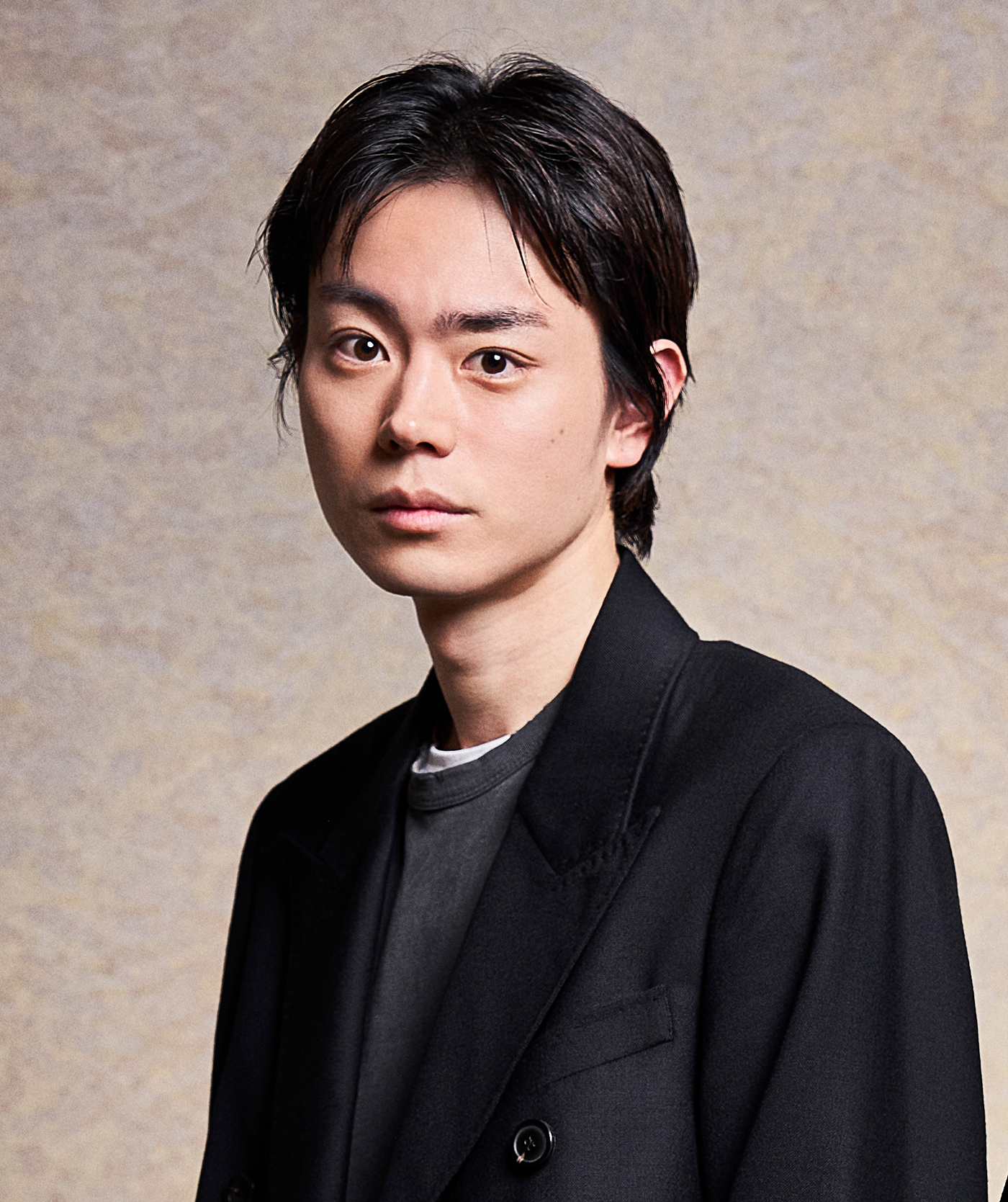 菅田将暉、『民王R』でナレーションを担当！「また自分もこの作品に関われること、幸せに思います」 - 画像一覧（5/5）