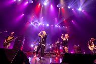 【SMA50th】THE KEBABSとPUFFYの熱気溢れる貴重な2マンライブ。両バンドのギタリストが新井弘毅だから実現したステージをレポート！ - 画像一覧（6/14）