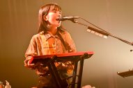 【ライブレポート】橋本絵莉子、東名阪ツアーが閉幕！ファイナル公演では予定外のダブルアンコールも - 画像一覧（17/25）