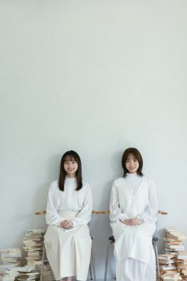 日向坂46・影山優佳＆宮田愛萌、『小説宝石』表紙に登場