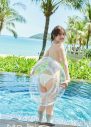 日向坂46佐々木美玲1st写真集よりあらたな水着カット解禁！「タイトルをつけるなら“私のおしり”（笑）！」 - 画像一覧（1/2）