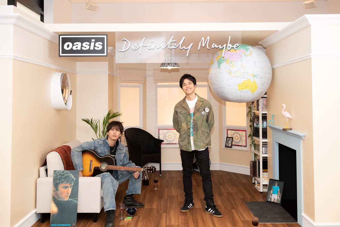 WEST.『リヴ・フォーエヴァー：Oasis 30周年特別展』写真9