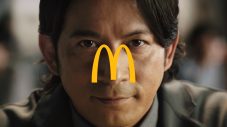 岡田准一がワンカットでダブチ愛を表現！マクドナルド新TVCM『はじめのダブチ』篇公開 - 画像一覧（6/11）