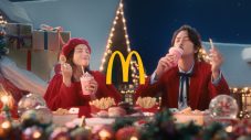 広瀬すず×山下智久が屋根の上で「メリーいちごクリスマス！」マクドナルド新TVCM公開 - 画像一覧（10/23）