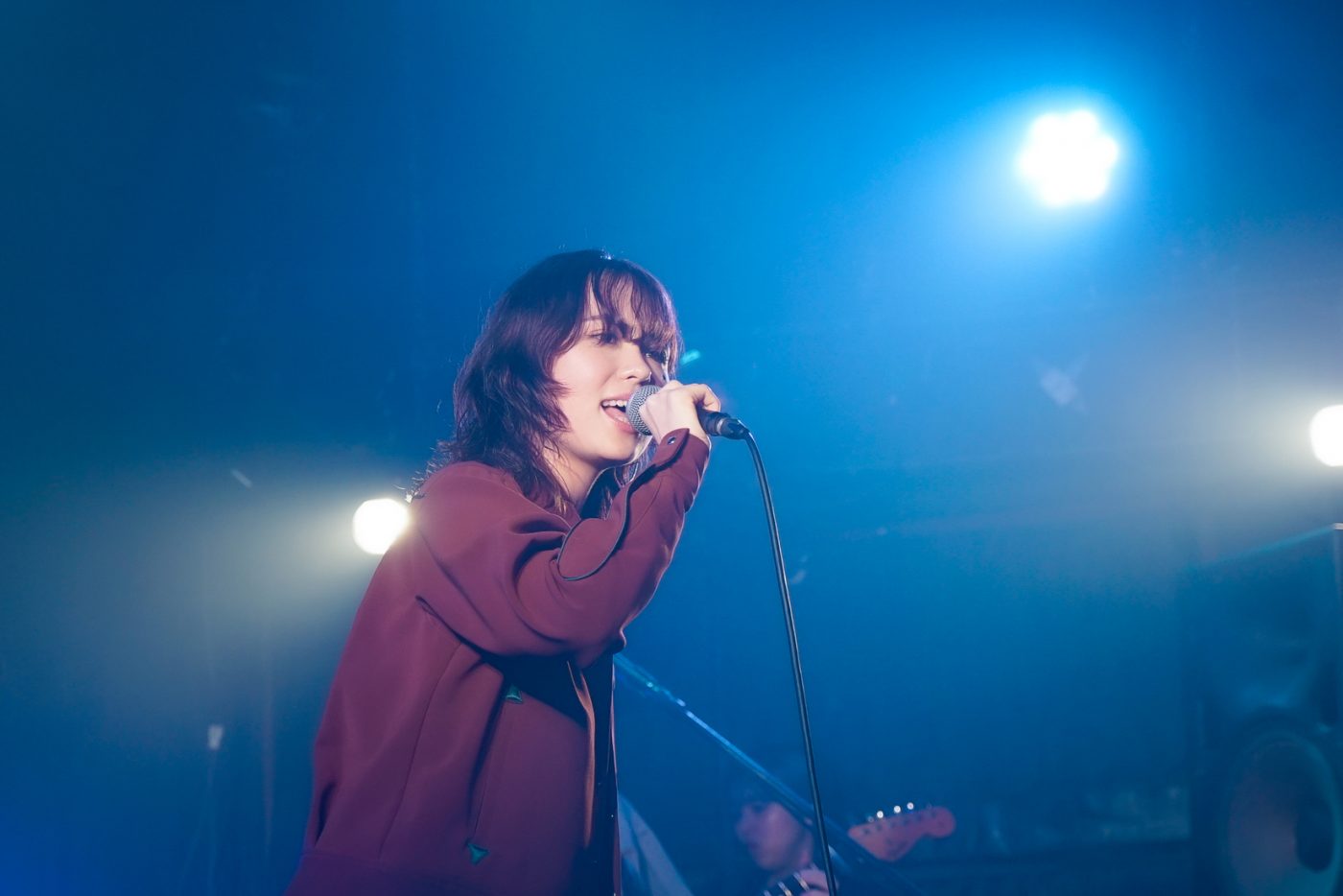 【SMA50th】krageとAnonymouzによるツーマンライブ『deep ocean』。“夜の海が似合うふたり”の一夜限りの特別な音世界をレポート - 画像一覧（7/10）