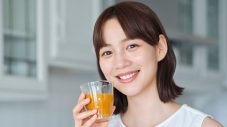 のんが“サジーベリー”を飲んで思わず「 ベリーすっぱー！ 」フィネス新CM放送スタート - 画像一覧（2/4）