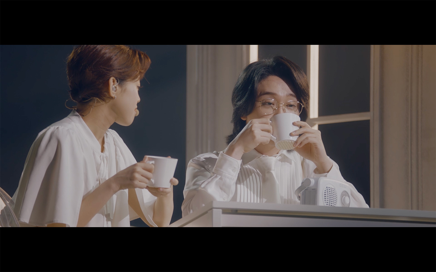 Mrs. GREEN APPLE『The White Lounge in CINEMA』より「Coffee」の映像を公開