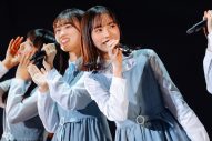 日向坂46、初の4期生単独公演『おもてなし会』を開催。“声出し解禁”ライブにファン大歓声 - 画像一覧（18/26）