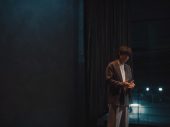 Tani Yuuki、「運命」がソニー『Xperia 5 IV』『LinkBuds S』CMソングに決定！ 自身もCM出演 - 画像一覧（5/7）