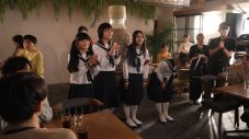 新しい学校のリーダーズ、ソイラテを「ソイやっ」する「クラフトボスソイラテ」新TVCMに出演 - 画像一覧（15/16）