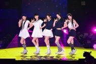 【ライブレポート】ILLIT『Rakuten GirlsAward』で日本初パフォーマンスを披露 - 画像一覧（1/4）