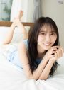 『ボム』8月号表紙に乃木坂46弓木奈於が純白のワンピース、AKB48鈴木くるみがビキニで登場 - 画像一覧（5/8）