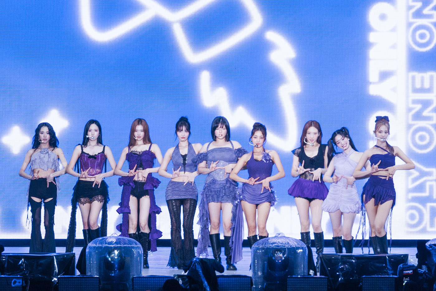 【ライブレポート】TWICE、全世界で約150万人を動員した超大型ツアーの最終公演を日産スタジアムにて開催 - 画像一覧（16/16）