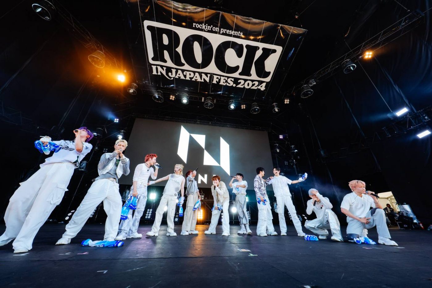 【ライブレポート】INI『ROCK IN JAPAN FESTIVAL 2024』灼熱のステージで初パフォーマンス - 画像一覧（2/14）