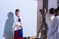 生田絵梨花、“先端半導体”の世界で歌って踊るユニークなTVCMに出演 - 画像一覧（3/9）