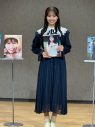 【レポート】22/7麻丘真央、1st写真集『光の鏡』発売記念会見に登壇！フェンシングの写真入りの特製ケーキも登場 - 画像一覧（3/7）